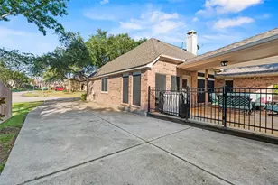 2876 Morning Pond Ln, Dickinson, TX 77539 - Photo 27