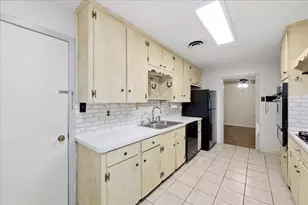 627 Crepe Myrtle Ave, Orange, TX 77630 - Photo 9