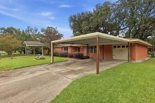 627 Crepe Myrtle Ave, Orange, TX 77630 - Photo 3