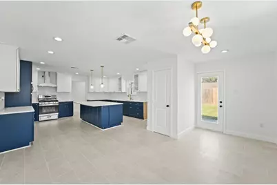 10722 Lynbrook Drive, Houston, TX 77042 - Photo 9