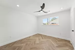 10722 Lynbrook Dr, Houston, TX 77042 - Photo 15