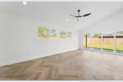 10722 Lynbrook Drive, Houston, TX 77042 - Photo 23