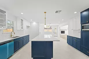 10722 Lynbrook Dr, Houston, TX 77042 - Photo 11