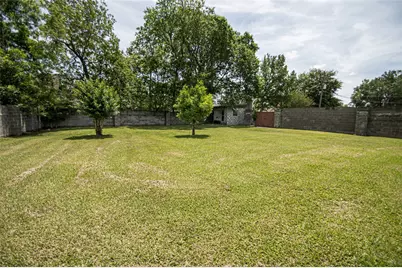 2650 W Lucas Drive, Beaumont, TX 77706 - Photo 23