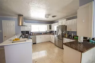 2650 W Lucas Dr, Beaumont, TX 77706 - Photo 5