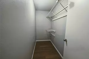 138 S Bend Ct, Willis, TX 77378 - Photo 9