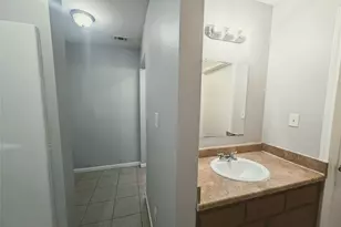 138 S Bend Ct, Willis, TX 77378 - Photo 5