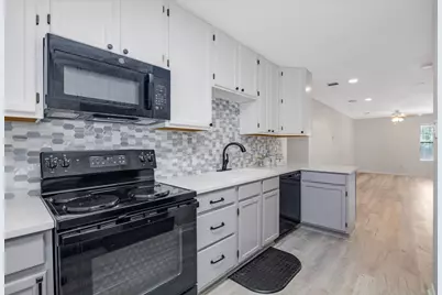 8714 Holly Hills Drive, Tomball, TX 77375 - Photo 35