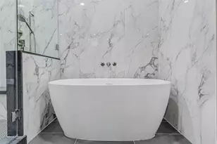 608 E 26th St, Houston, TX 77008 - Photo 31