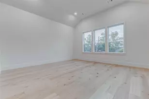 608 E 26th St, Houston, TX 77008 - Photo 25