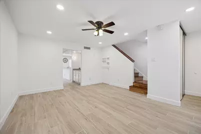 5807 Beverlyhill Street #23, Houston, TX 77057 - Photo 7