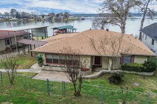 292 Kickapoo Dr, Livingston, TX 77351 - Photo 1