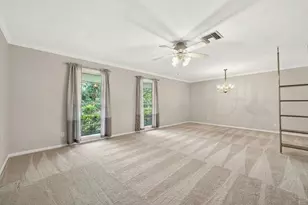 5610 Belrose Dr, Houston, TX 77035 - Photo 9