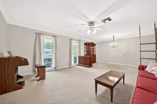 5610 Belrose Dr, Houston, TX 77035 - Photo 5