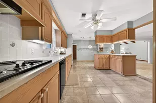 5610 Belrose Dr, Houston, TX 77035 - Photo 13