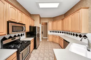 7310 Whistle Ct, Sugar Land, TX 77479 - Photo 3