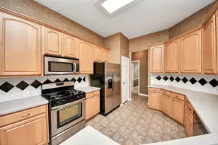 7310 Whistle Ct, Sugar Land, TX 77479 - Photo 5