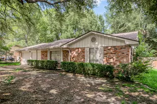 427 Sunnyside St, Huntsville, TX 77320 - Photo 1