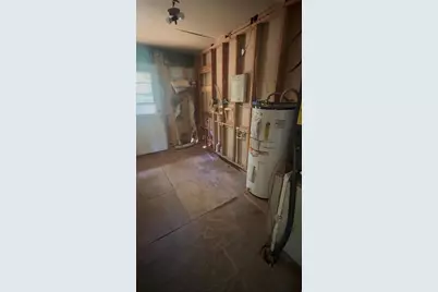 11823 Hwy 63 W, Wiergate, TX 75977 - Photo 17