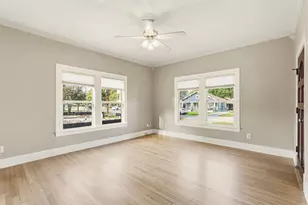 2223 Singleton St, Houston, TX 77008 - Photo 7