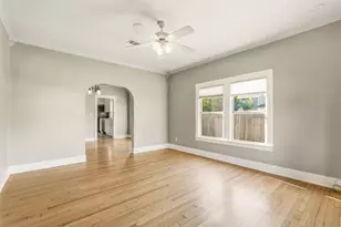 2223 Singleton St, Houston, TX 77008 - Photo 5