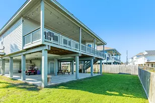 12828 E Conquistador Dr, Galveston, TX 77554 - Photo 7