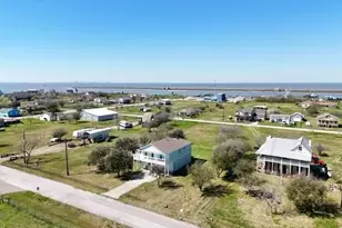 805 Nelson Ave, Port Bolivar, TX 77650 - Photo 29