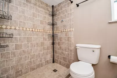 1013 W Sidnor Street, Alvin, TX 77511 - Photo 29
