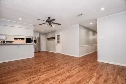 1013 W Sidnor Street, Alvin, TX 77511 - Photo 11
