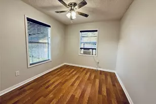 3921 Woodleigh St, Houston, TX 77023 - Photo 3