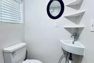 3921 Woodleigh St, Houston, TX 77023 - Photo 5