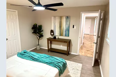 12442 Ashcroft Drive, Houston, TX 77035 - Photo 17