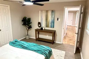 12442 Ashcroft Dr, Houston, TX 77035 - Photo 17