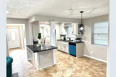 12442 Ashcroft Drive, Houston, TX 77035 - Photo 7