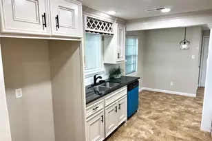 12442 Ashcroft Dr, Houston, TX 77035 - Photo 11
