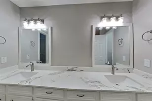 505 S Rivershire Dr, Conroe, TX 77304 - Photo 9