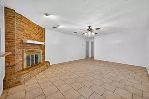 9602 S Petersham Dr, Houston, TX 77031 - Photo 5