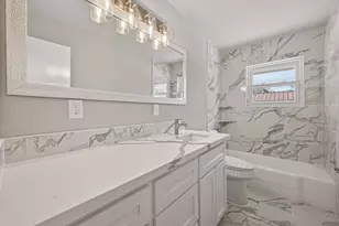 9623 Meadowglen Ln, Houston, TX 77063 - Photo 13