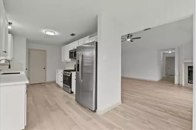 10912 Dogwood Drive, La Porte, TX 77571 - Photo 11