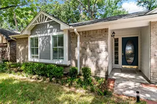 9 Brentwood Oaks Ct, The Woodlands, TX 77381 - Photo 1