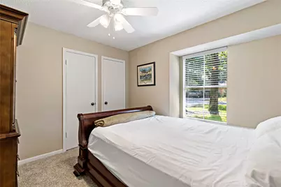 9 Brentwood Oaks Court, The Woodlands, TX 77381 - Photo 13
