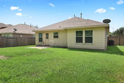 9210 Creekside Drive, Hitchcock, TX 77563 - Photo 23