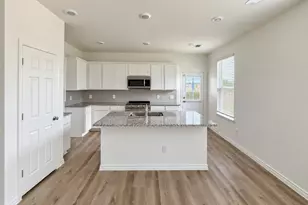 517 Oak Chase Ave, Dayton, TX 77535 - Photo 3