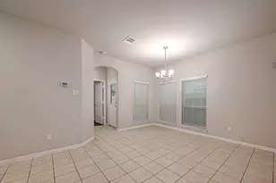 6409 Hollock Meadows Ln, Houston, TX 77048 - Photo 17