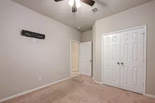 6409 Hollock Meadows Ln, Houston, TX 77048 - Photo 11