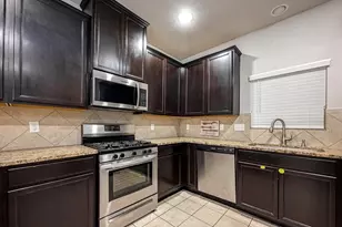 6409 Hollock Meadows Ln, Houston, TX 77048 - Photo 3