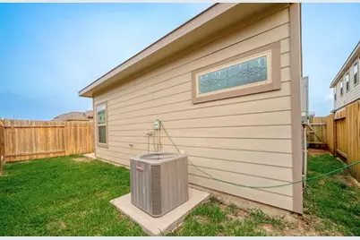 6409 Hollock Meadows Lane, Houston, TX 77048 - Photo 19