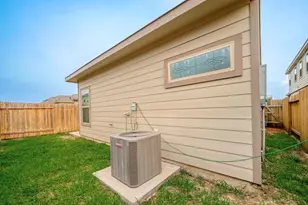 6409 Hollock Meadows Ln, Houston, TX 77048 - Photo 19