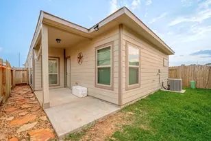 6409 Hollock Meadows Ln, Houston, TX 77048 - Photo 7