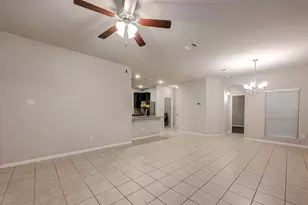 6409 Hollock Meadows Ln, Houston, TX 77048 - Photo 15
